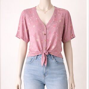 New With Tags!! Hippie Rose Pink Floral Tie-Front Blouse Size L – Boho Chic 🌸